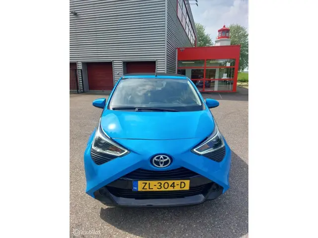 Toyota Aygo 1.0 VVT-i x-cite 2019 Benzine 8