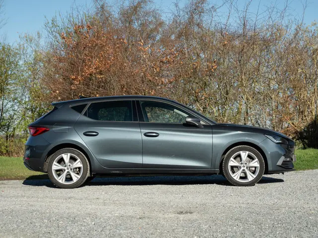 SEAT Leon 1.4 TSI eHybrid PHEV FR 2022 Hybride Benzine 3