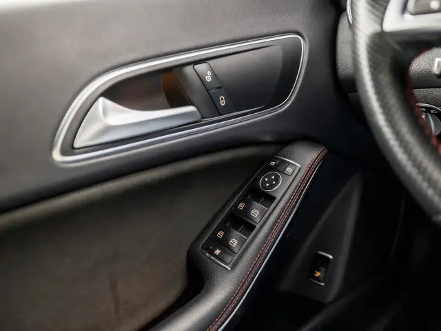 Mercedes-Benz CLA 180 AMG Sport 2017 Benzine 22