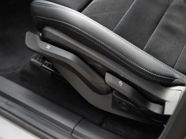 BMW X1 xDrive25e 2025 Hybride Benzine 32