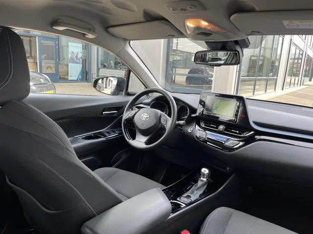 Toyota C-HR 1.8 Hybrid Dynamic 2020 Hybride Benzine 4