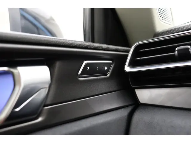 Lynk & Co 01 1.5 2023 Hybride Benzine 41