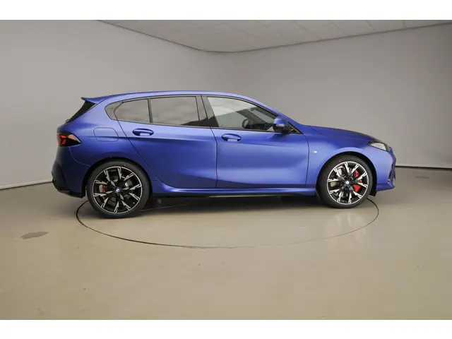 BMW 1 Serie 5-deurs 120 2025 Benzine 4
