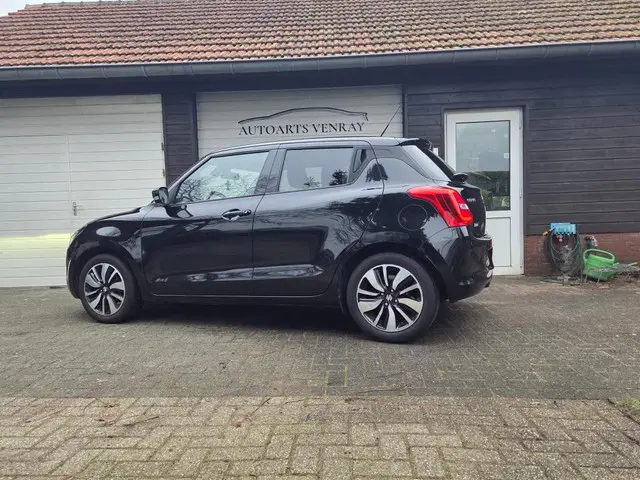 Suzuki Swift 1.2 Stijl Smart Hybrid 2017 Hybride Benzine 4