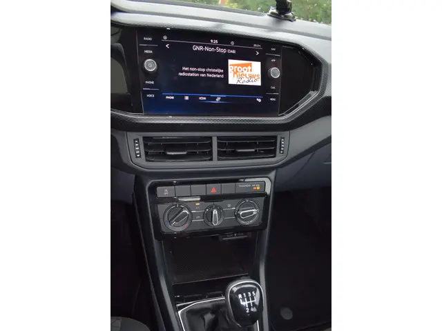 Volkswagen T-Cross 1.0 TSI Life 2021 Benzine 32