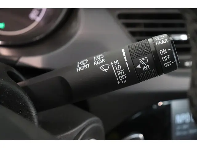 Opel Corsa 1.4 Favourite 2018 Benzine 14
