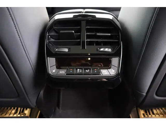 BMW iX M60 High Executive 112 kWh 2023 Elektrisch 16