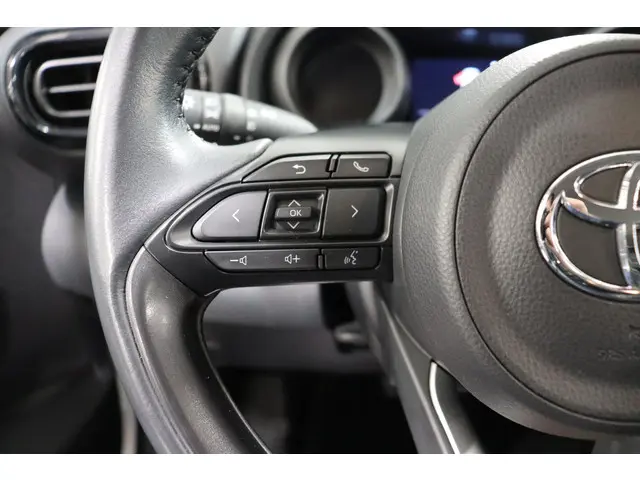 Toyota Yaris 1.5 Hybrid Dynamic, 2022 Hybride Benzine 11