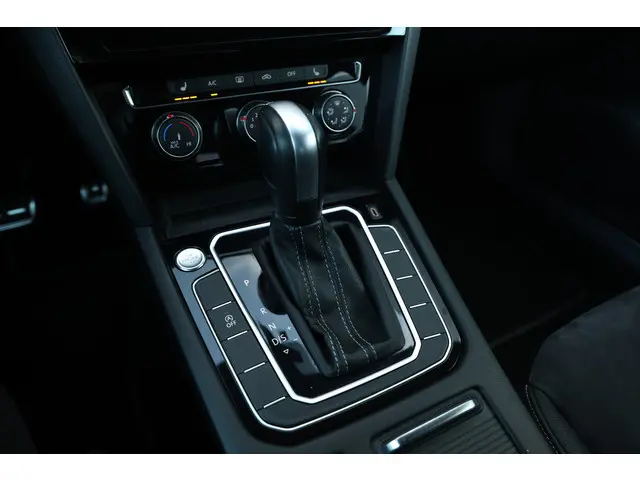 Volkswagen Arteon 2.0 TSI 190PK R-Line 2020 Benzine 25