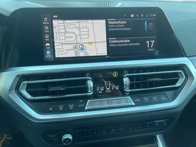 BMW 3 Serie Touring 330e 2020 Hybride Benzine 18