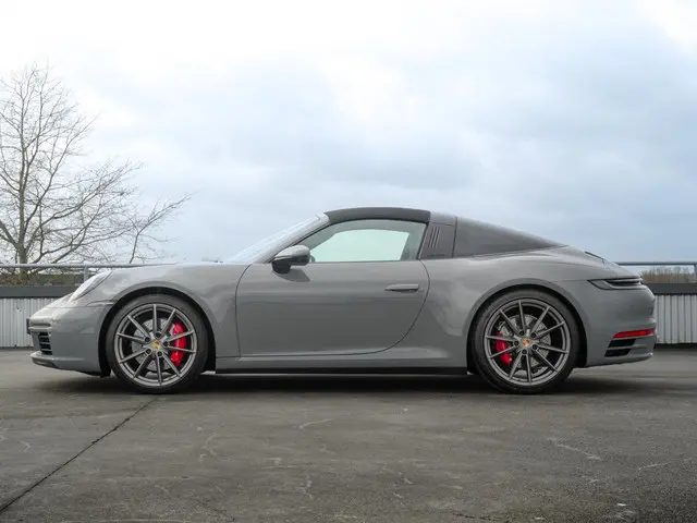 Porsche 911 Targa 4S - PTS China Grey 2022 Benzine 4