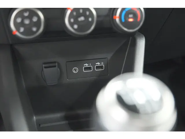 Renault Clio TCe 90 Evolution 2024 Benzine 50