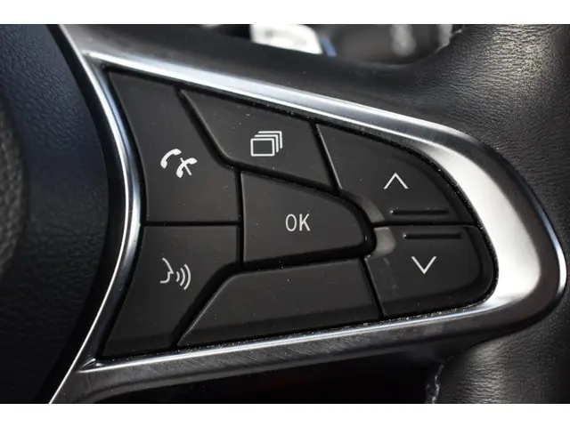 Renault Captur Tce 160 Mild Hybrid Iconic 2022 Benzine 23