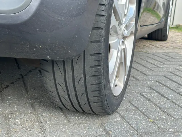 Kia cee'd 1.6 GDI Comfort Pack NAVI TREKHAAK 2012 Benzine 23