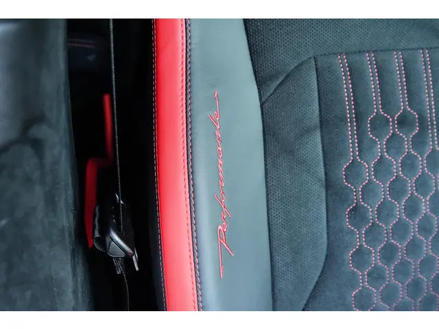 Lamborghini Urus 4.0 V8 Performante 2024 Benzine 12