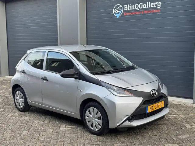 Toyota Aygo 1.0 VVT-i x|Apk| onderhoud| cruise 2017 Benzine 5