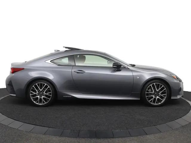 Lexus RC 300h F Sport Line 2016 Hybride Benzine 13