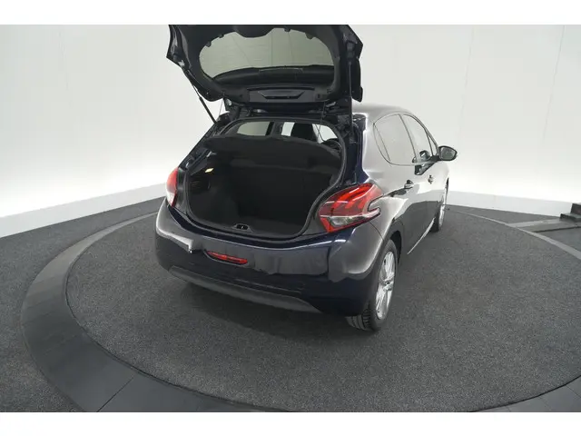 Peugeot 208 PureTech 82 Signature 2019 Benzine 54