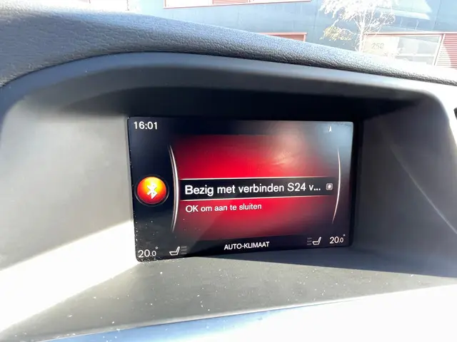 Volvo V60 1.5 T3 Nordic+ R-DESIGN AUTOMAAT 2017 Benzine 31