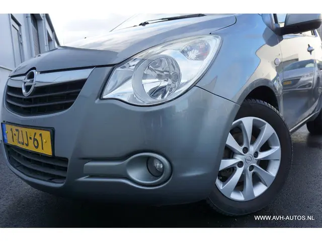 Opel Agila 1.0 Berlin 2015 Benzine 12
