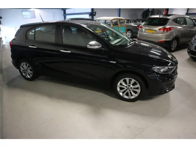 Fiat Tipo 1.4 Mirror / 12 MAANDEN GARANTIE ! ! ! 2016 Benzine 11