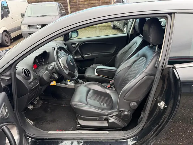 Alfa Romeo MiTo 1.3 JTDm,ECO,Esclusivo,6-2014 2014 Diesel 10