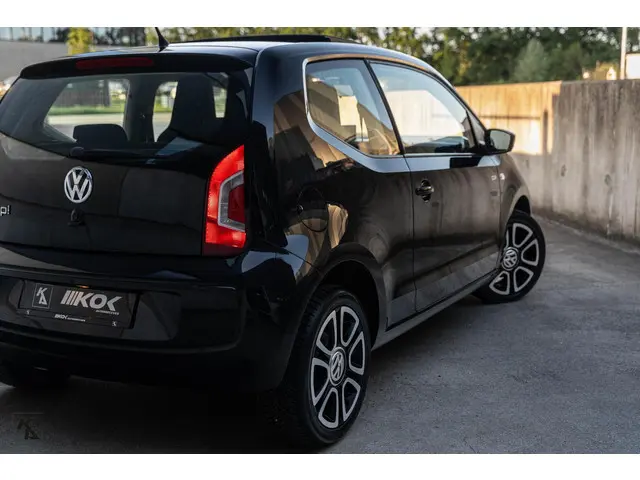Volkswagen up! 1.0 2014 | CUP Up! | Pano | Lage KM 2014 Benzine 37
