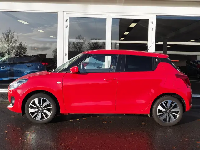 Suzuki Swift 1.2 Style Smart Hybrid 2025 Benzine 4