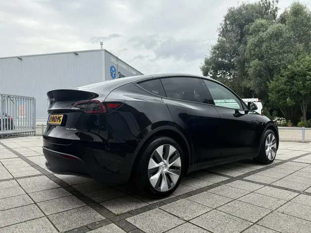 Tesla Model Y Long Range AWD Dual 2024 Elektrisch 6