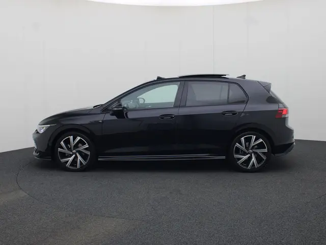 Volkswagen Golf 1.5 eTsi 150pk DSG R-Line 2023 Benzine 6