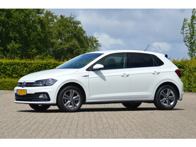 Volkswagen Polo 1.0 TSI Highline Business R 2021 Benzine 32