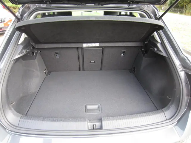 Volkswagen T-Roc 1.0 TSI Style navi 2021 Benzine 7