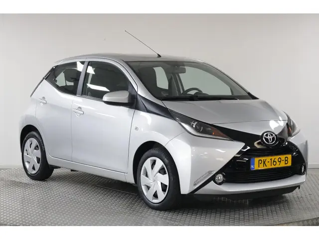 Toyota Aygo 1.0 VVT-i x-play 2017 Benzine 25