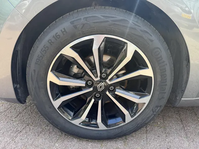 Renault Clio 1.0 TCe 90 GPF techno 2024 Benzine 10