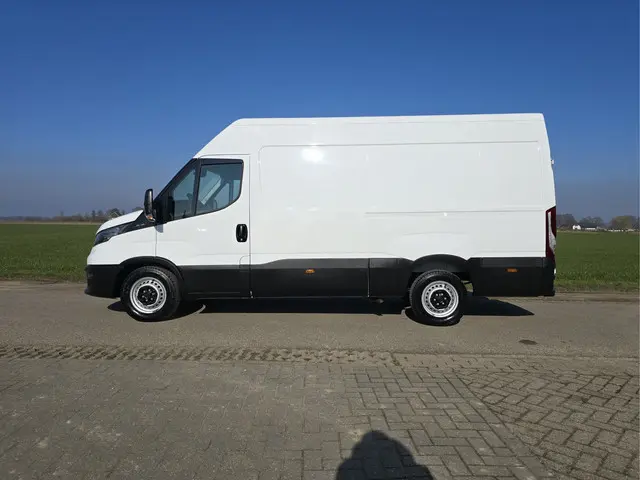 Iveco Daily 35S14V 2.3 352L H2 2022 Diesel 2
