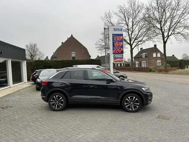 Volkswagen T-Roc 1.0 TSI Style Business 2020 Benzine 3