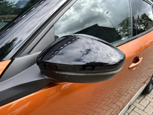 Peugeot 2008 1.2 Turbo 130 PK GT-Line 2020 Benzine 42