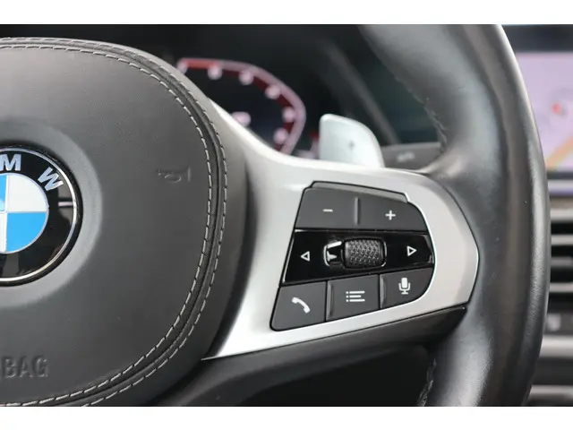 BMW X6 M50i High Executive 2021 Benzine 22