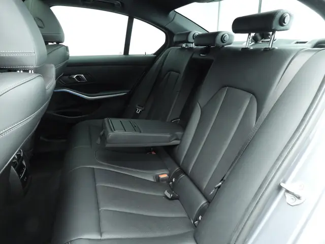 BMW 3 Serie Sedan 320e 2024 Hybride Benzine 8