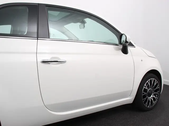 Fiat 500 1.0 Hybrid Dolcevita 2024 Benzine 28