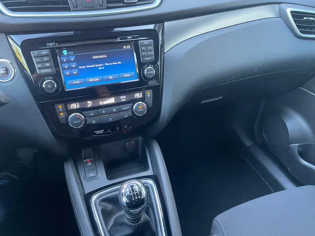 Nissan QASHQAI 1.2 N-Connecta Panodak 2018 Benzine 10