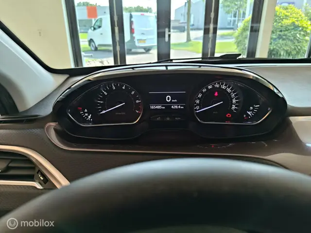 Peugeot 2008 1.2 PureTech Access 2014 Benzine 19