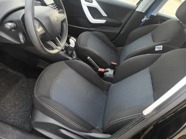 Peugeot 208 1.0 PureTech LIKE 2015 Benzine 8