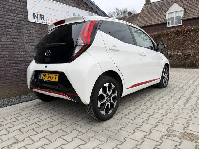 Toyota Aygo 1.0 VVT-i x-clusiv 2018 Benzine 5