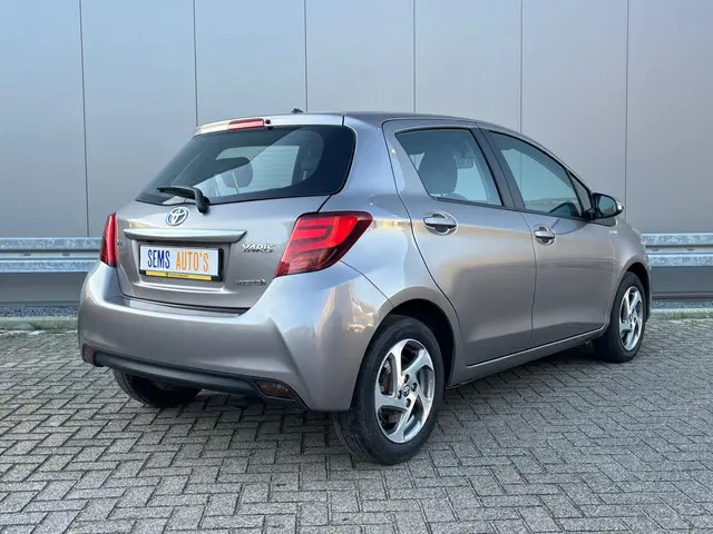 Toyota Yaris 1.5 Hybrid Lease 2015 Hybride Benzine 5