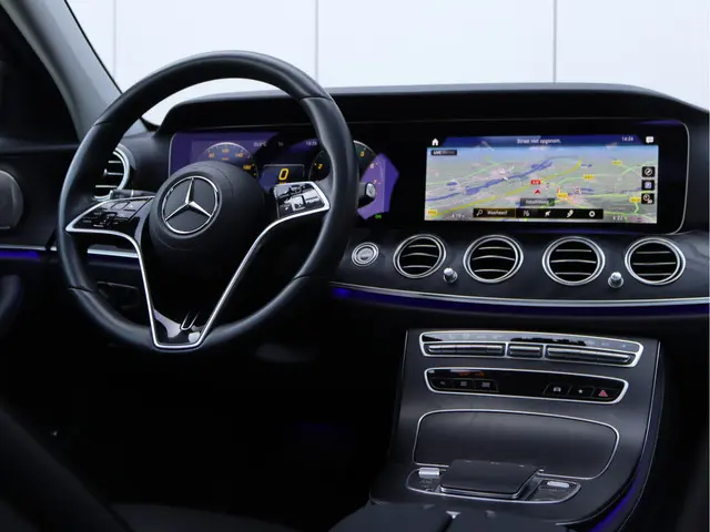 Mercedes-Benz E-Klasse 200 Luxury 2022 Hybride Benzine 21