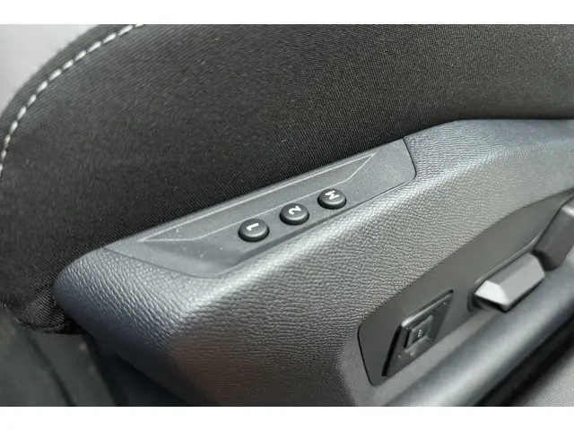 Jeep Compass First Edition 74 kWh 2026 Elektrisch 23