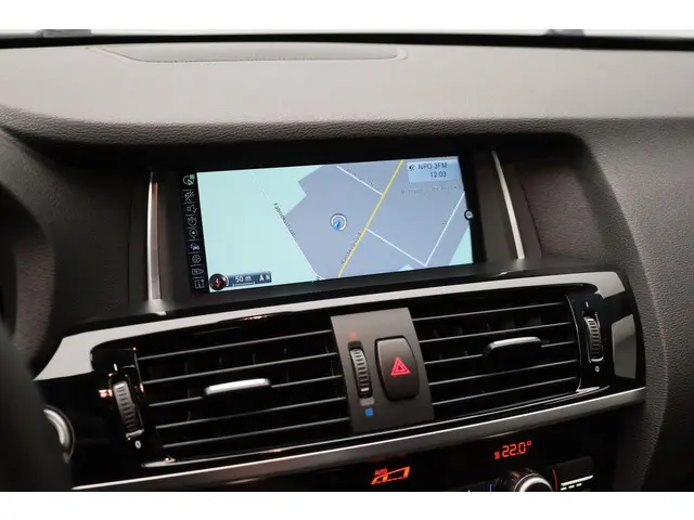 BMW X3 sDrive20i High Executive 2016 Benzine 7