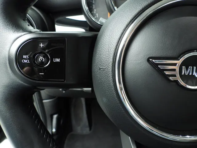 MINI 5-Deurs Cooper 2023 Benzine 13