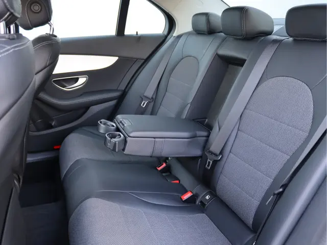 Mercedes-Benz C-Klasse 180 Avantgarde 2020 Benzine 21
